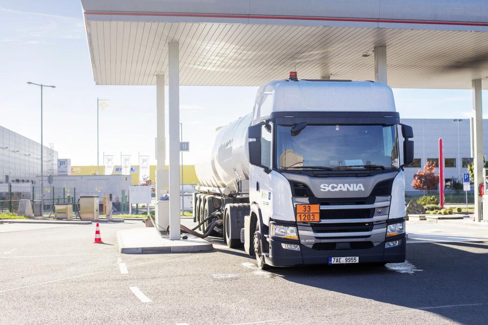 Camion-essence